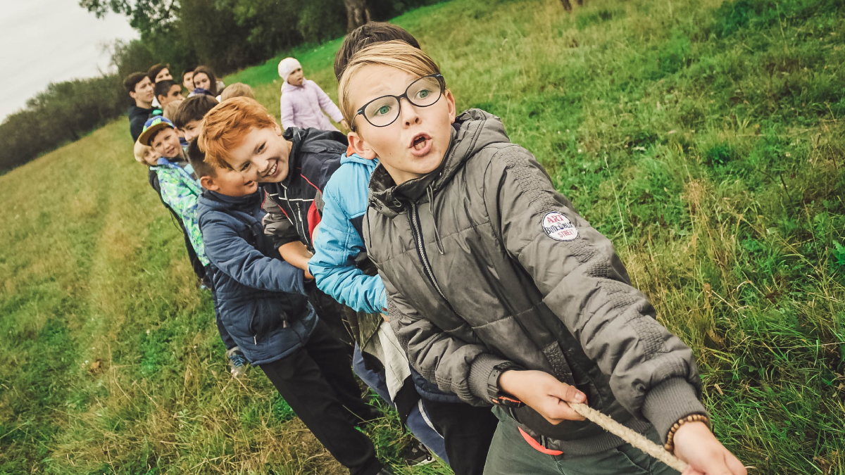 PŘISPĚJEME 1000 KČ NA KROUŽKY KAŽDÉMU ŠKOLÁKOVI - foto